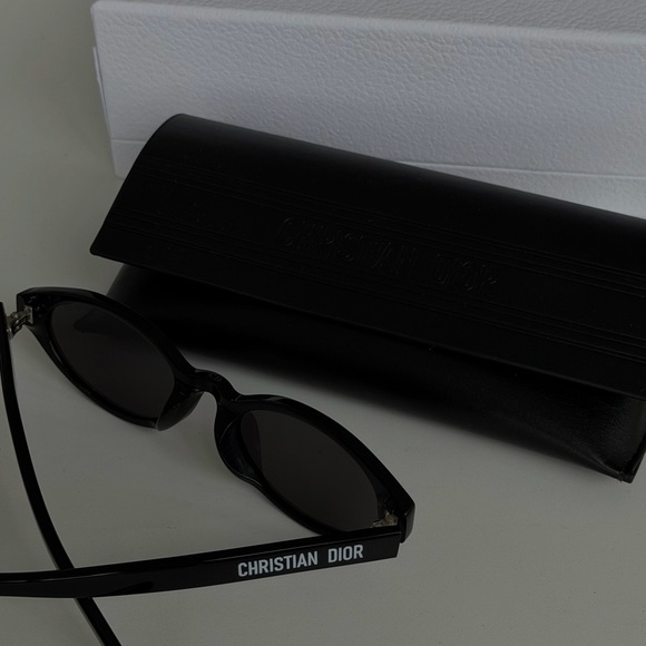 Dior DiorPacific R1I Sunglasses Oval
New - Picture 9 of 9